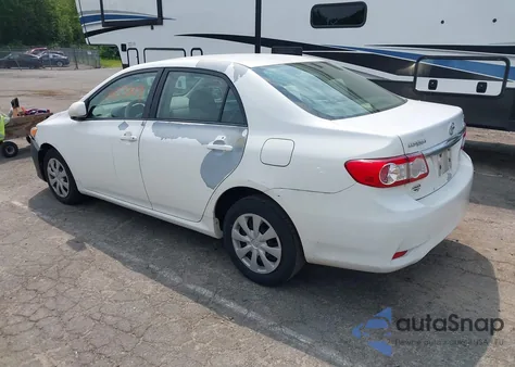 2011 Toyota Corolla Le z USA, uszkodzony, nr VIN JTDBU4EE2BJ104592